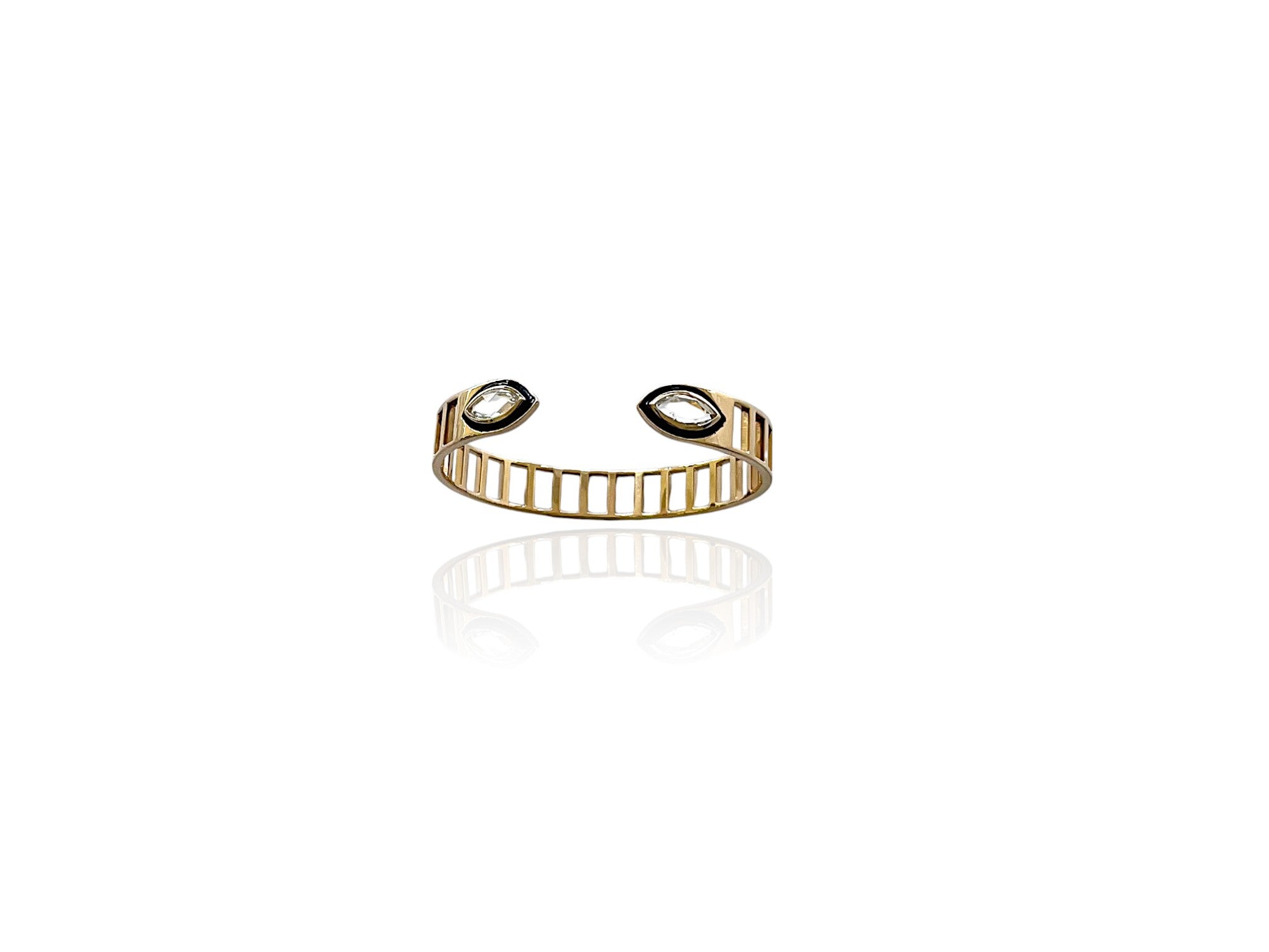 trilobite eye open 14k gold bangle 